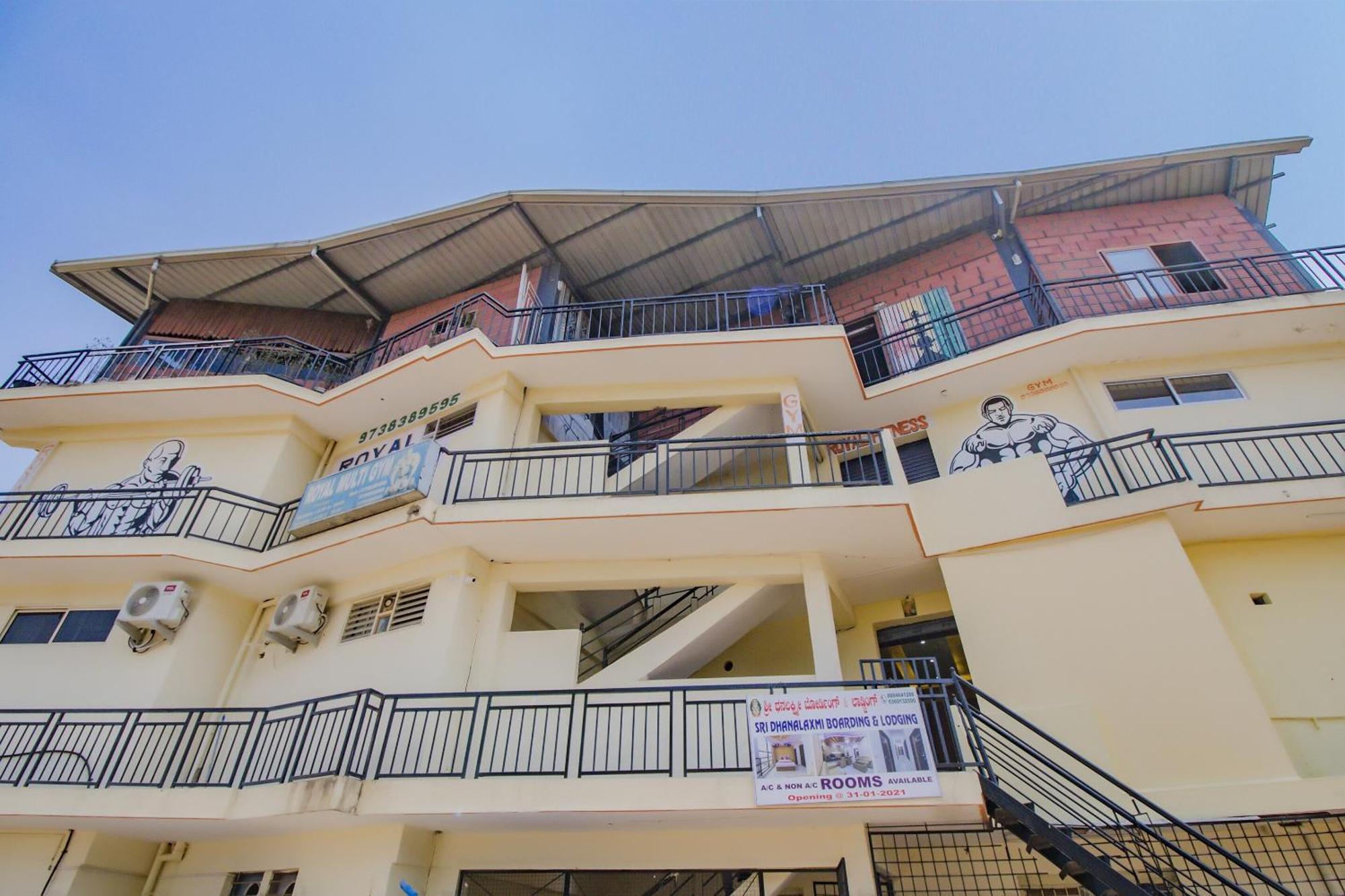 Oyo 79181 Sri Dhanalakshmi Boarding & Lodging Bangalore Exterior photo